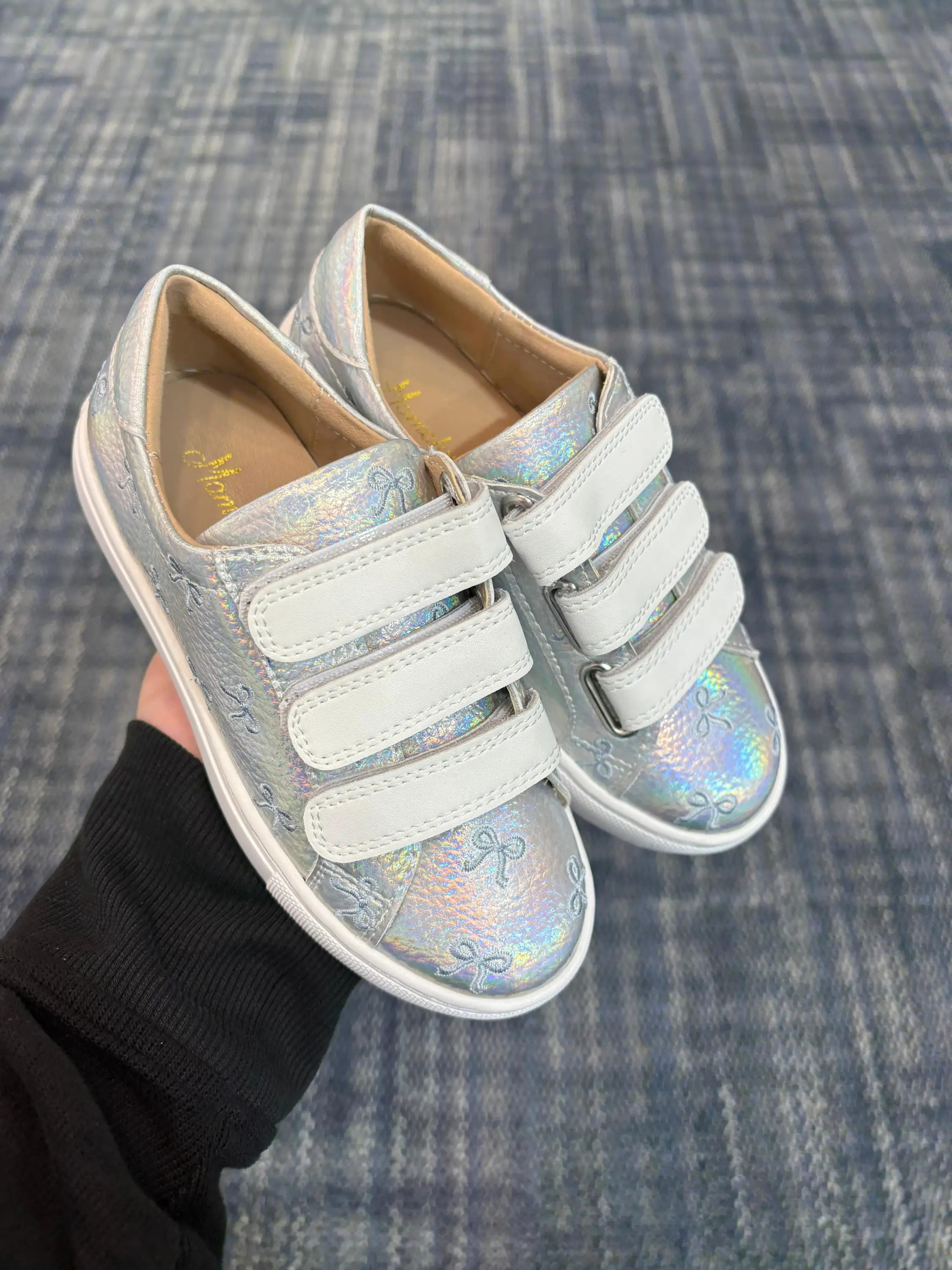 Mamelina Silver Iridescent Bow Embroidered Velcro Sneaker - Image 3