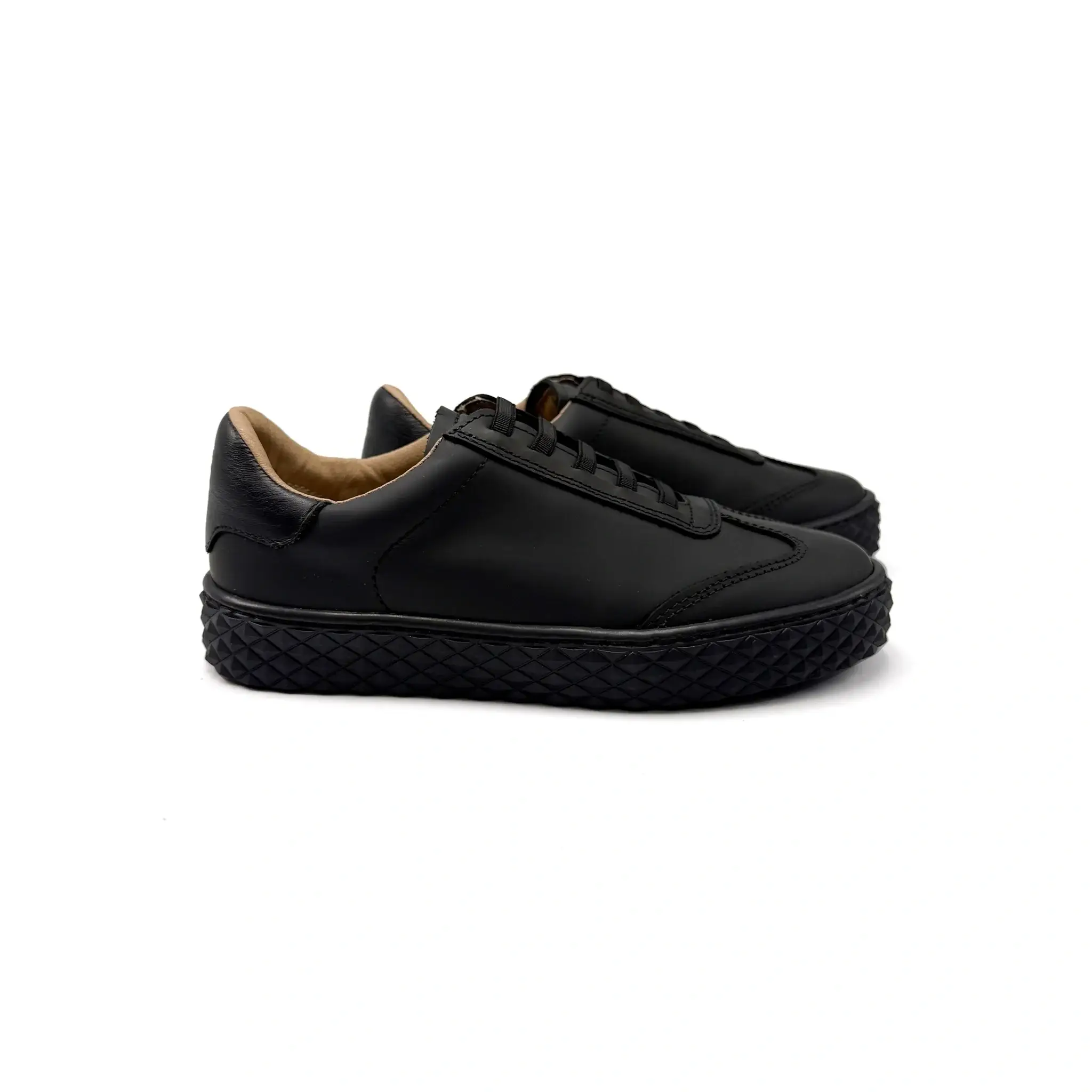 Porte Matte Black Gum Slip On Sneaker